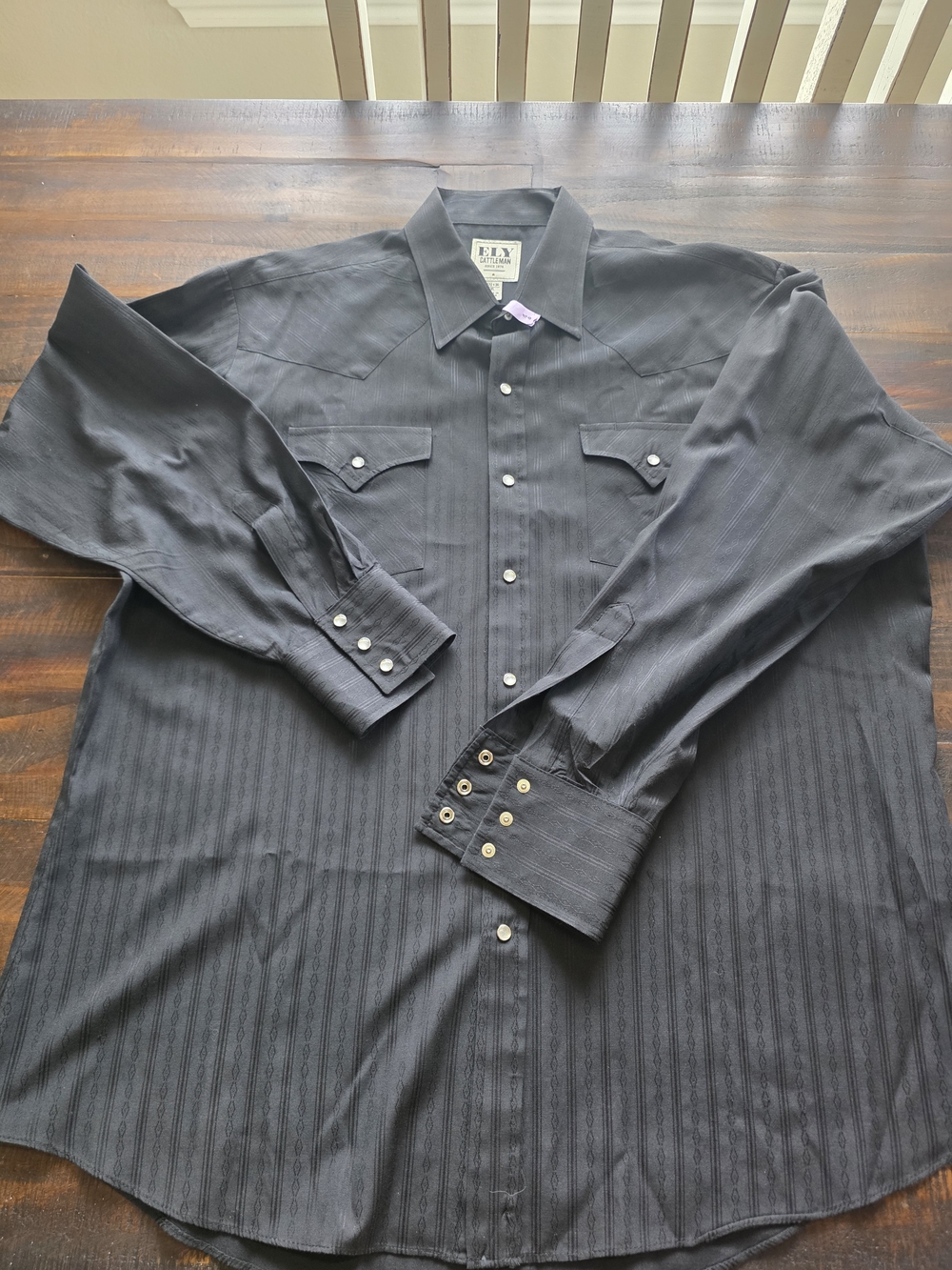 Ely Cattleman Men’s XL 17½ x 36 Black Western Pearl Snap Shirt.